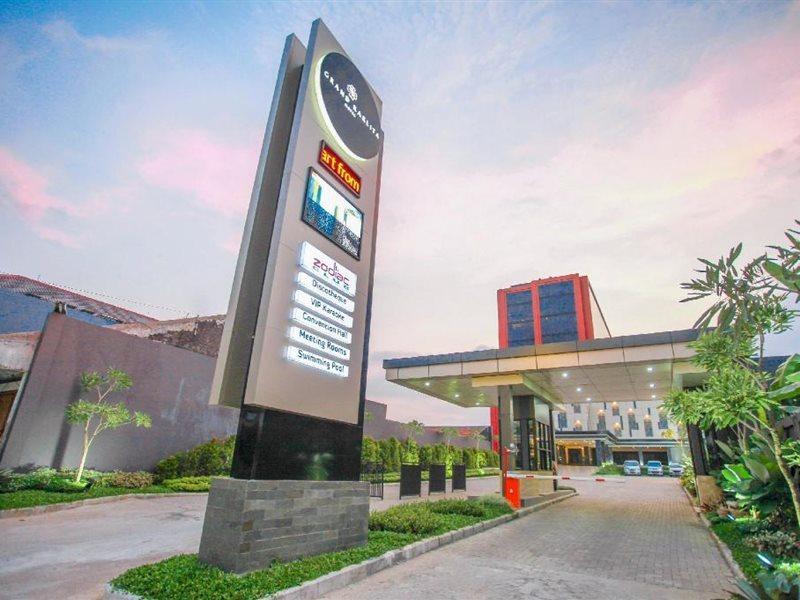 Grand Karlita Hotel Purwokerto Exterior photo